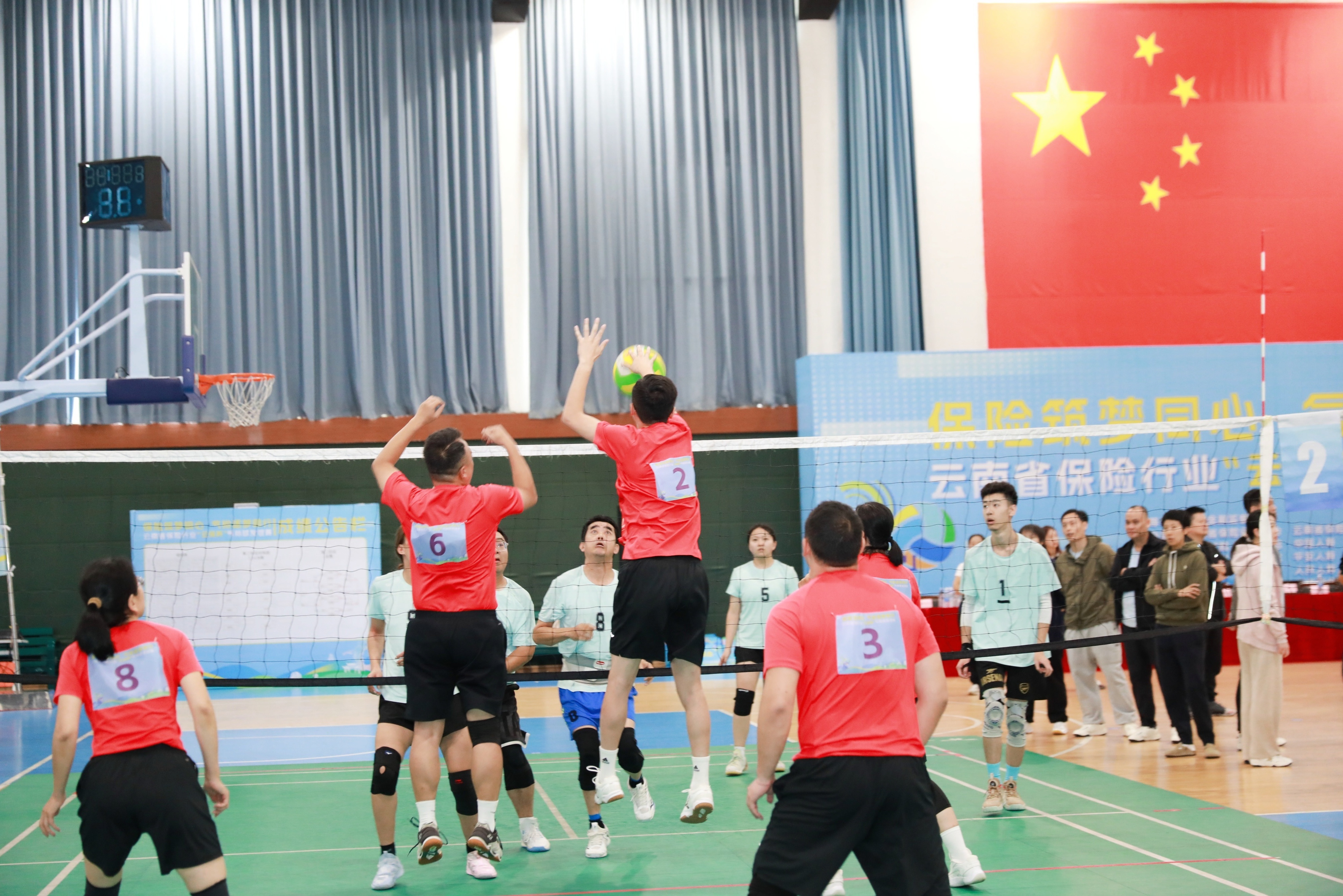 凝聚行业力量 彰显奋进风采 ——云南省保险行业2025年职工气排球比赛成功举办